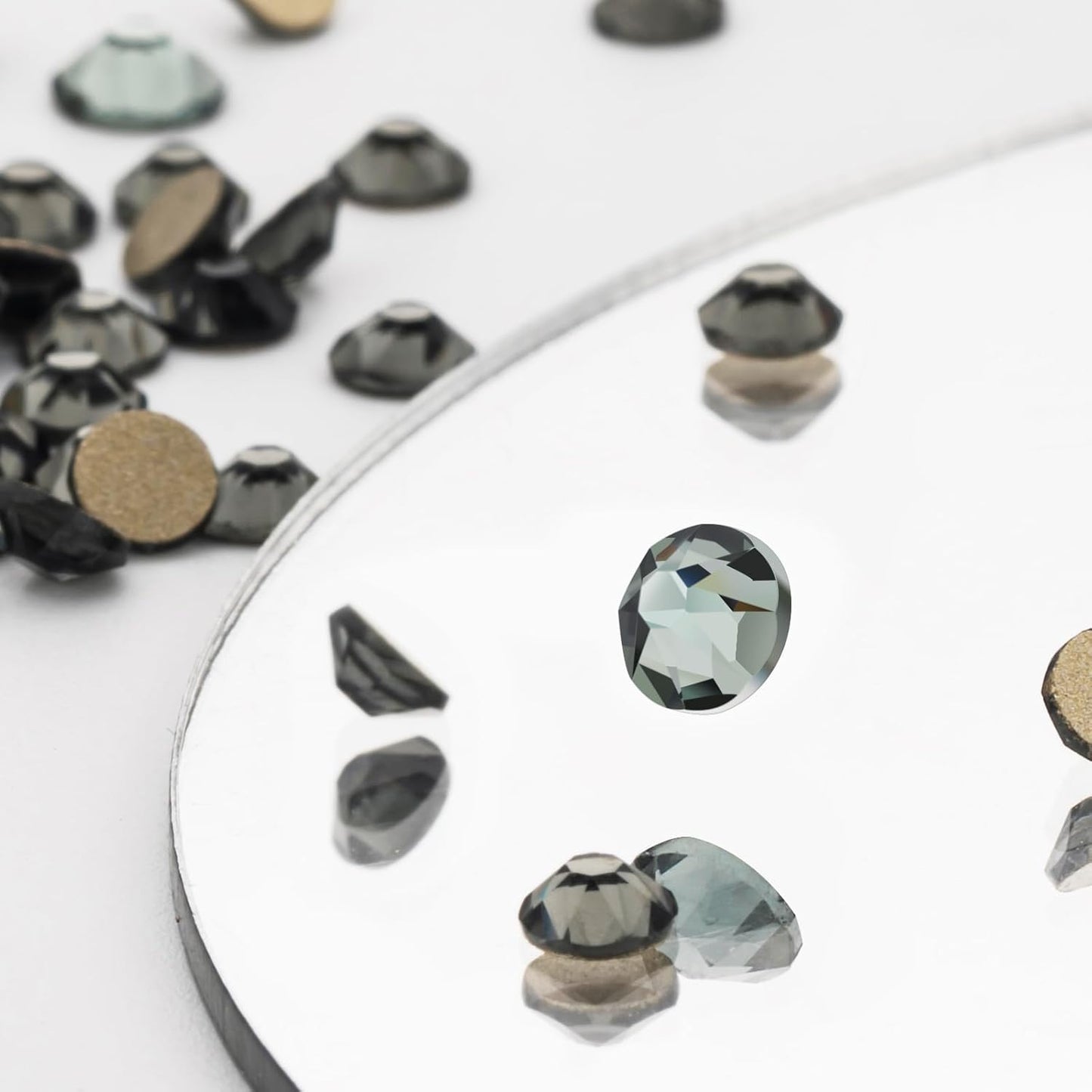 Novani Gray Rhinestones 1440pcs Flat Back Round Rhinestone Style 2088 Sparkly Crystal Gemstones for Nail Art and Crafting SS20,4.6-4.8mm