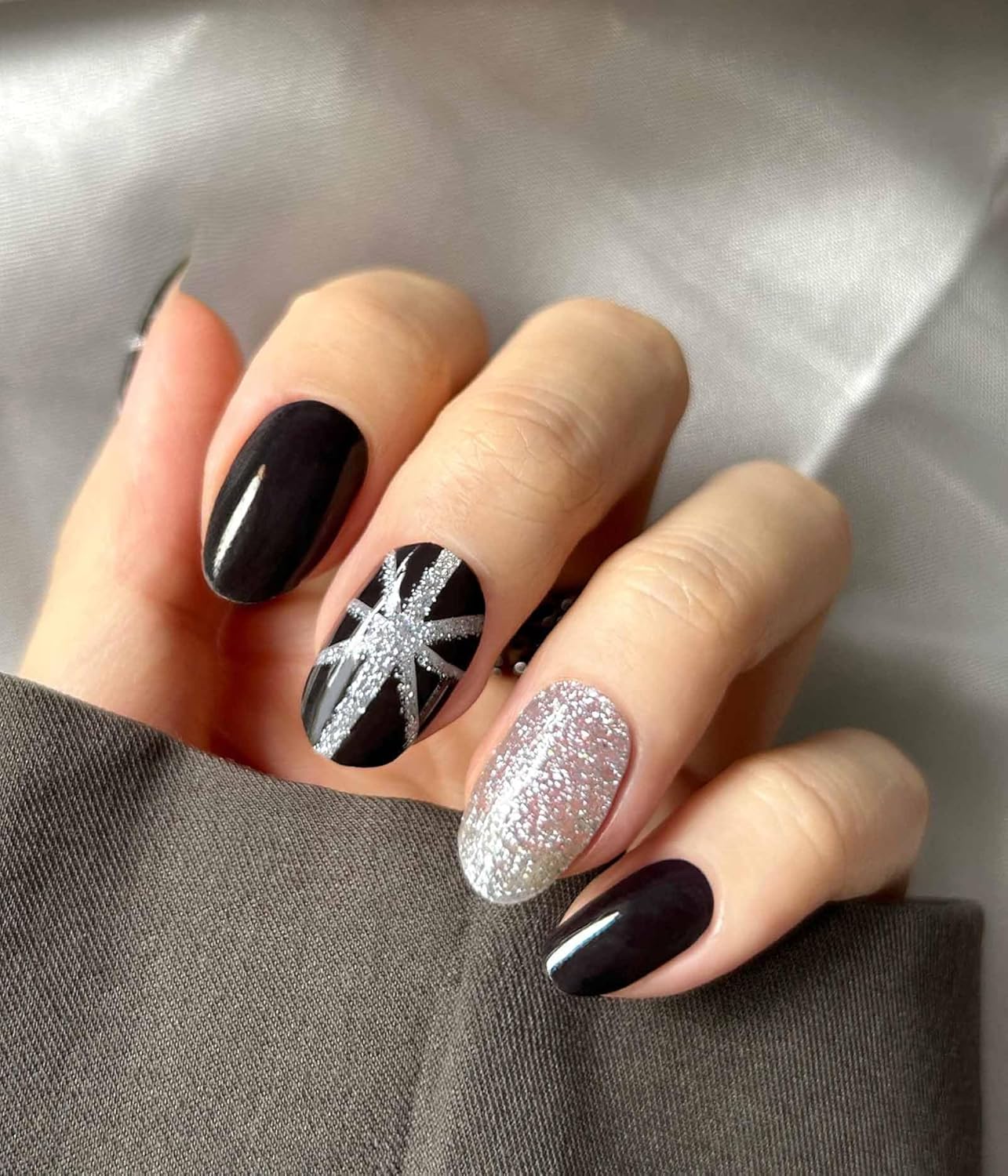 Nail Polish Strips - 22 Pcs Salon Quality Gel Nail Stickers - Long Lasting Wraps (Saint Black Glitter)