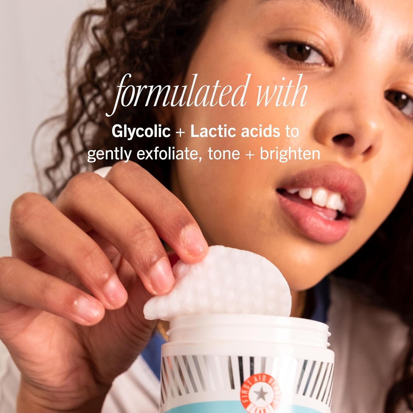 First Aid Beauty - Facial Radiance Pads with Gycloic & Lactic Acids – Daily Exfoliating Pads with AHA that Help Tone & Brighten Skin – Makeup Routine Prep - Compostable for Daily Use – 90 Count