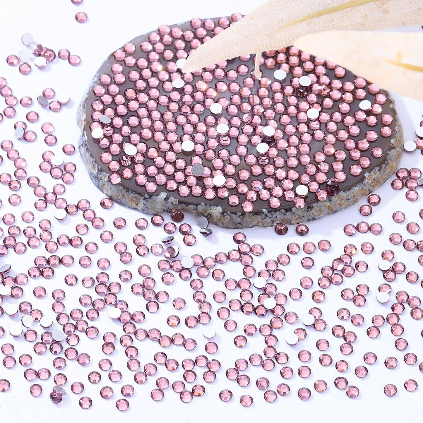 Light Amethyst Flatback Rhinestones, Glass Rhinestones for Nail Art and Craft, Glue Fix, Loose Crystal Gemstones(Lt.Amethyst, SS4, 2880pcs, 1.5-1.7mm)