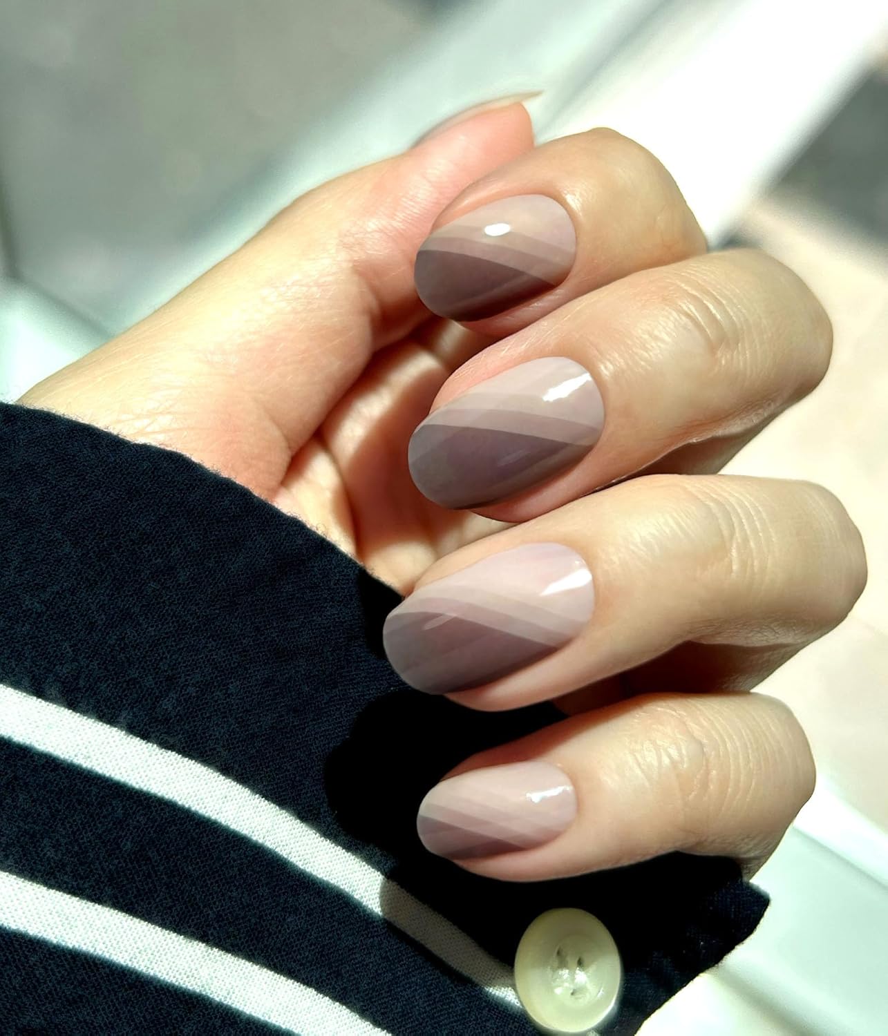 Nail Polish Strips - 22 Pcs Salon Quality Gel Nail Stickers - Long Lasting Wraps (Lost in Maze Brown&White)