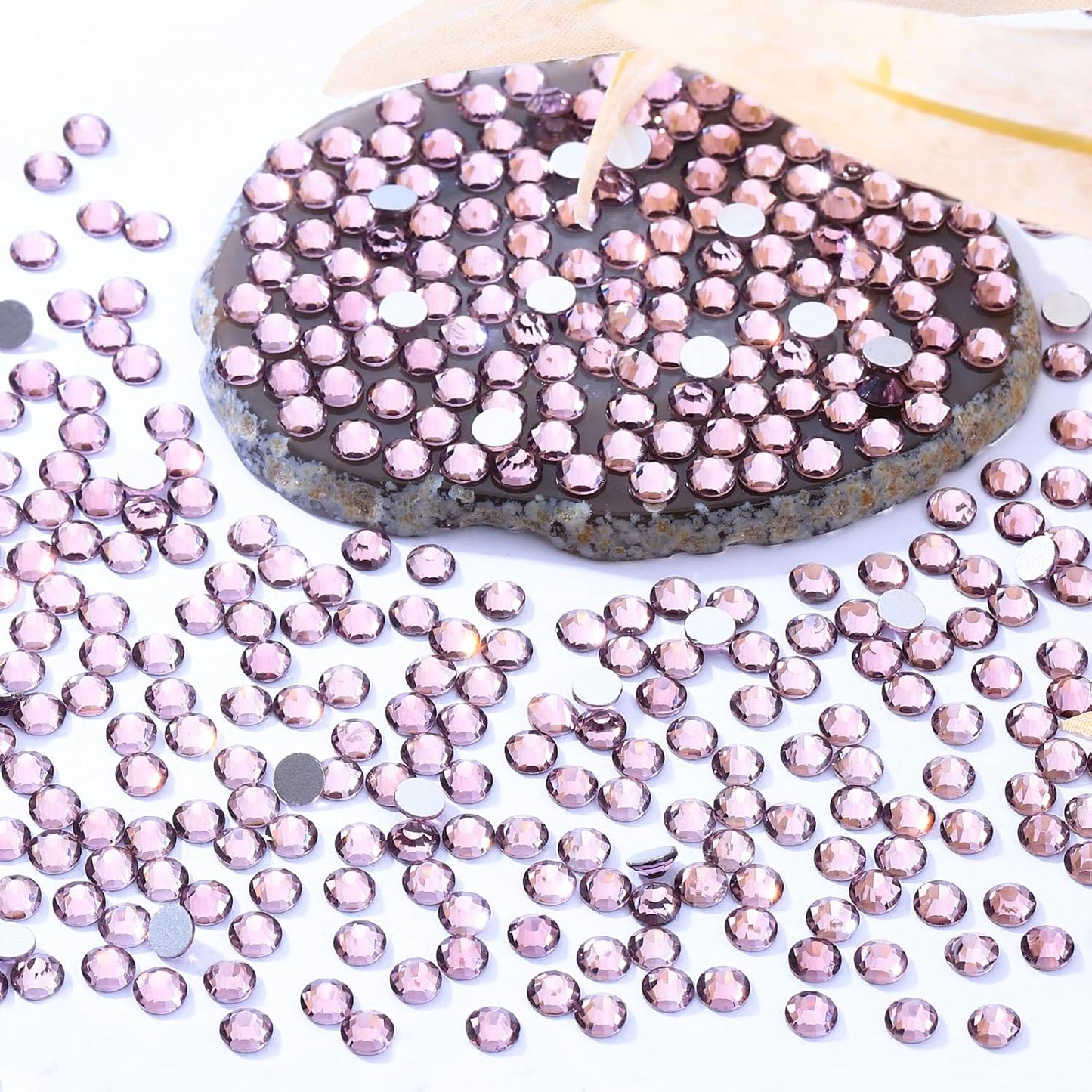 Light Amethyst Flatback Rhinestones, Glass Rhinestones for Nail Art and Craft, Glue Fix, Loose Crystal Gemstones(Lt.Amethyst, SS30, 576pcs, 6.4-6.6mm)